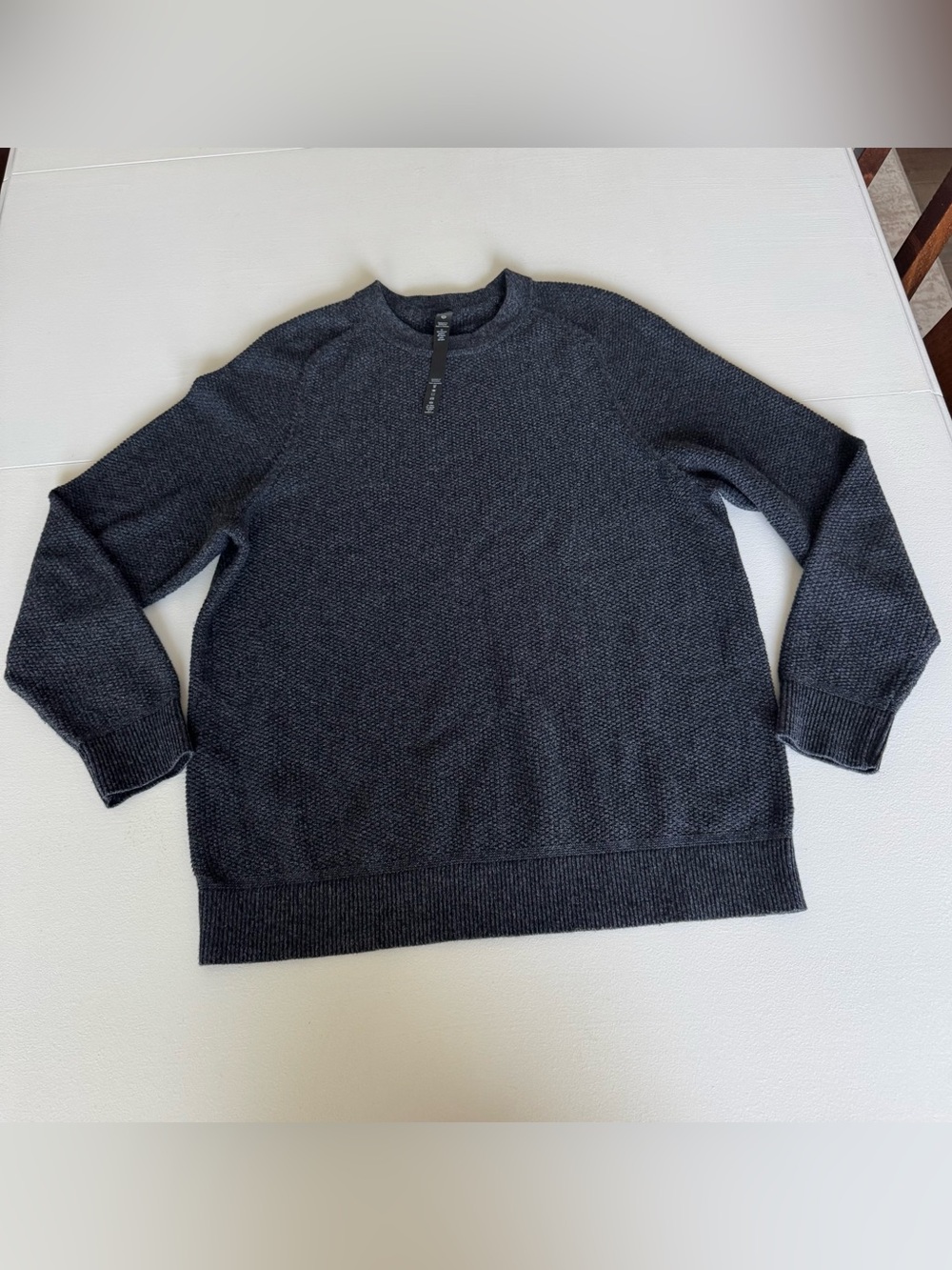 Lululemon Men's Textured Knit Charcoal Grey Crewneck Sweater Cotton Blend Small